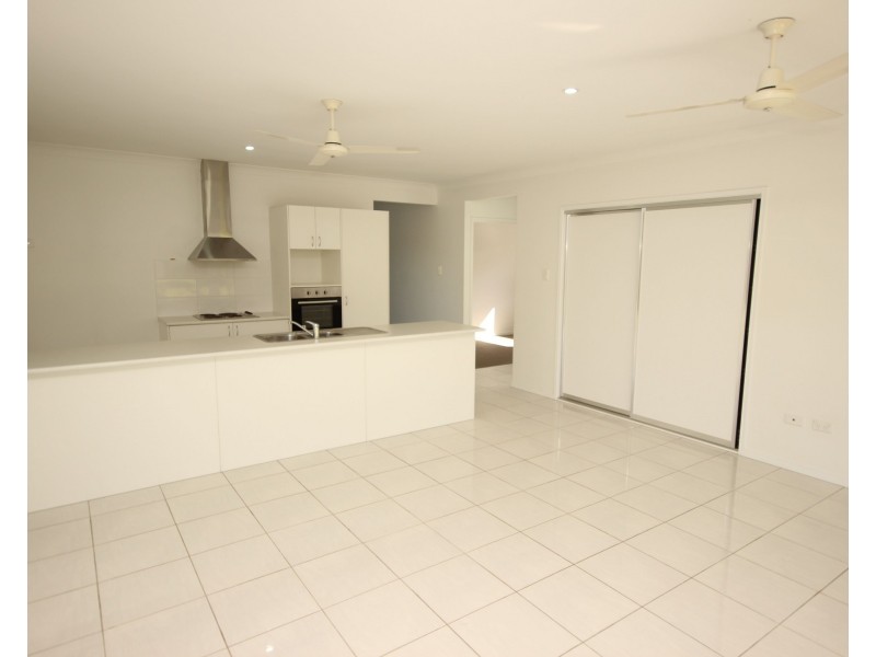 14 Ainscow Drive, Bentley Park QLD 4869