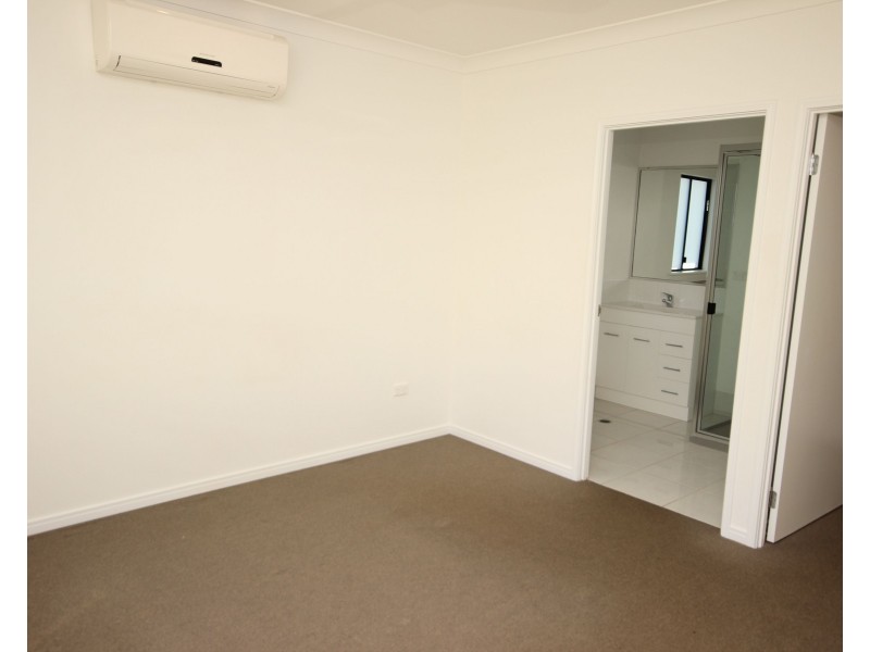 14 Ainscow Drive, Bentley Park QLD 4869