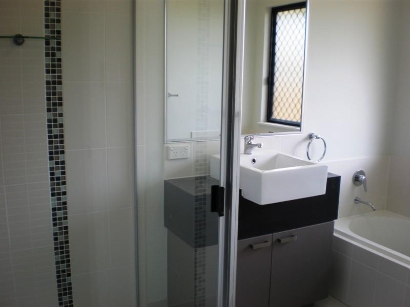 Bentley Park QLD 4869