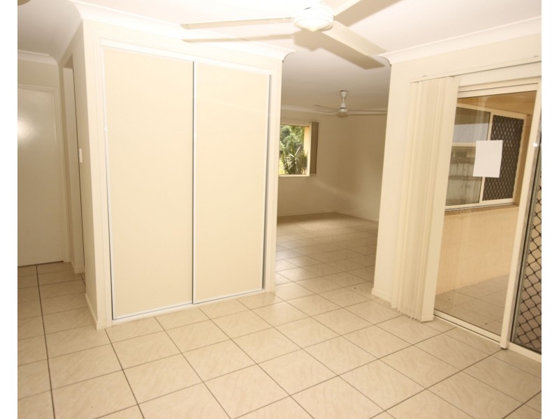 39 Cliffdale Street, Bentley Park QLD 4869