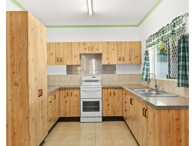 29 Wesel Street, Bentley Park QLD 4869