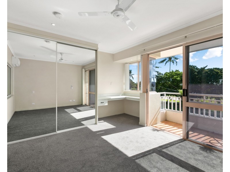 8/267 Esplanade, Cairns North QLD 4870