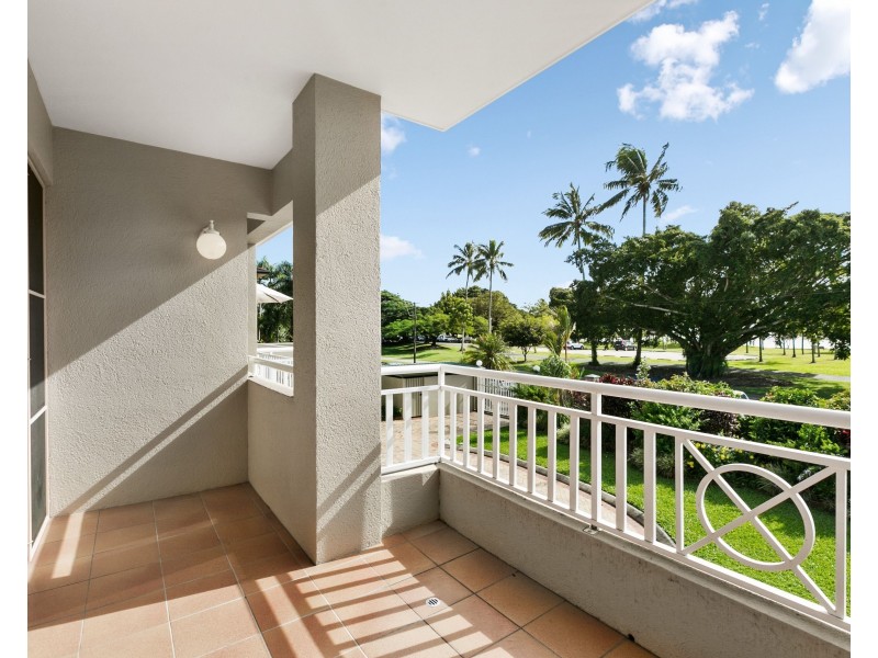 8/267 Esplanade, Cairns North QLD 4870