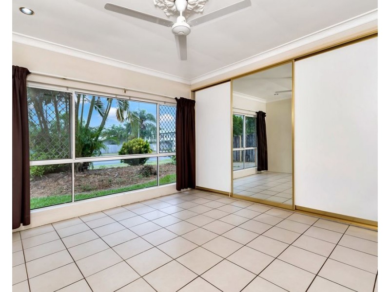 Bentley Park QLD 4869