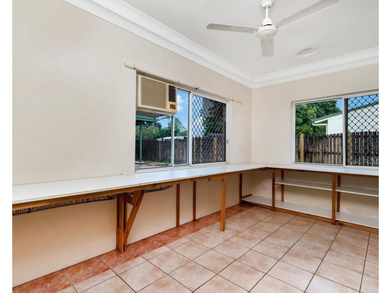 Bentley Park QLD 4869