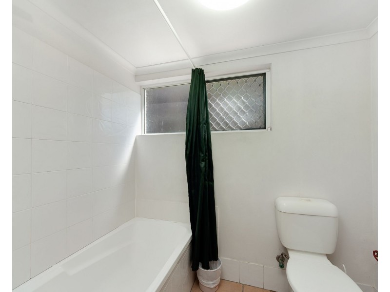 18and22/670-678 Bruce Highway, Woree QLD 4868