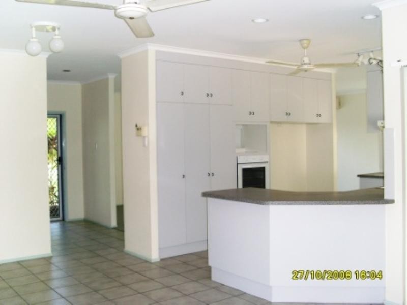 Bentley Park QLD 4869