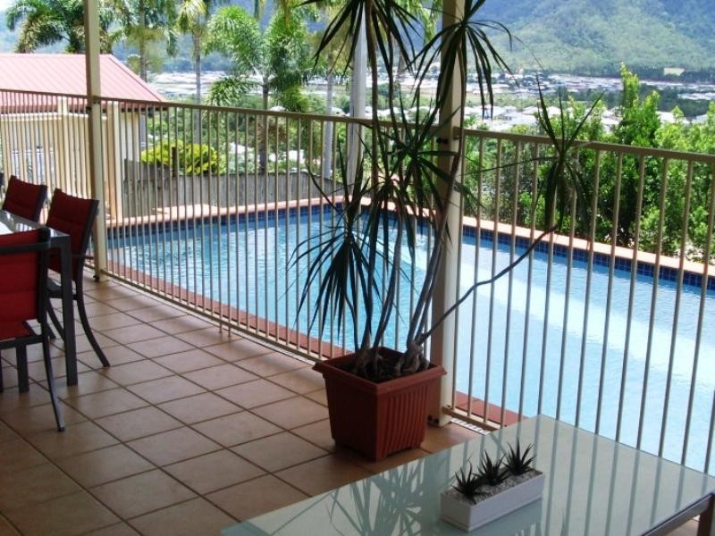 9 Jumna Close, Bentley Park QLD 4869