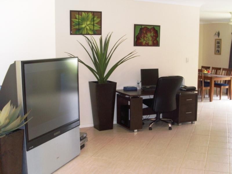 9 Jumna Close, Bentley Park QLD 4869