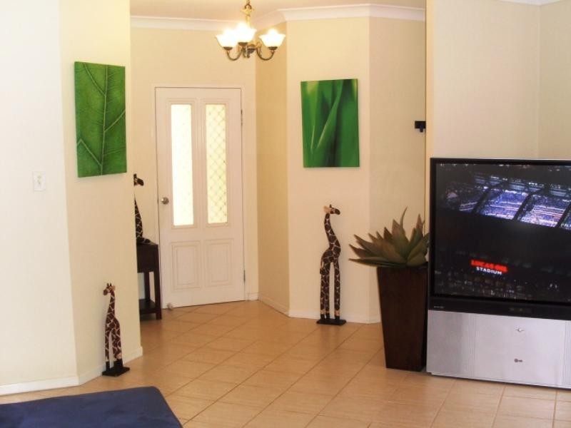 9 Jumna Close, Bentley Park QLD 4869