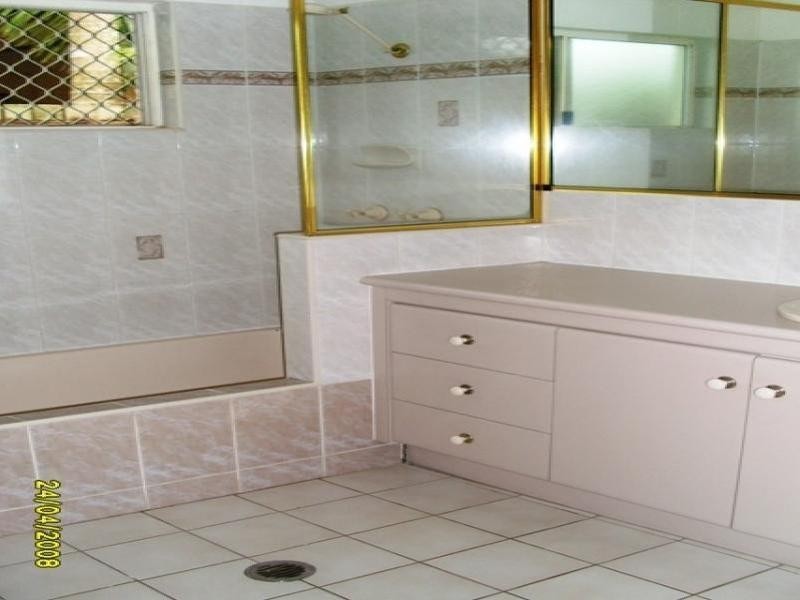 Bentley Park QLD 4869