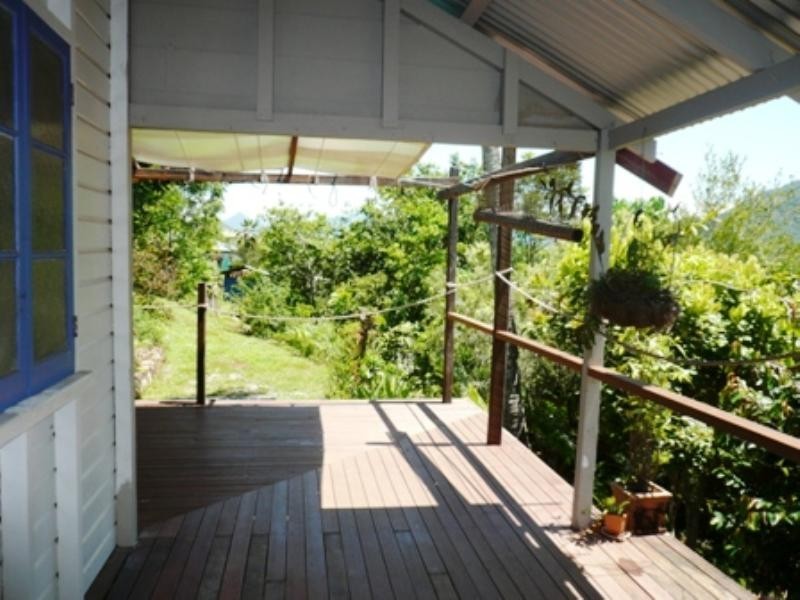 20 Allinga Close, Bentley Park QLD 4869