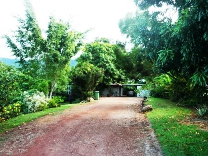 20 Allinga Close, Bentley Park QLD 4869