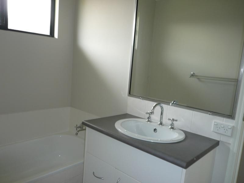 10 Timberlea Drive East, Bentley Park QLD 4869