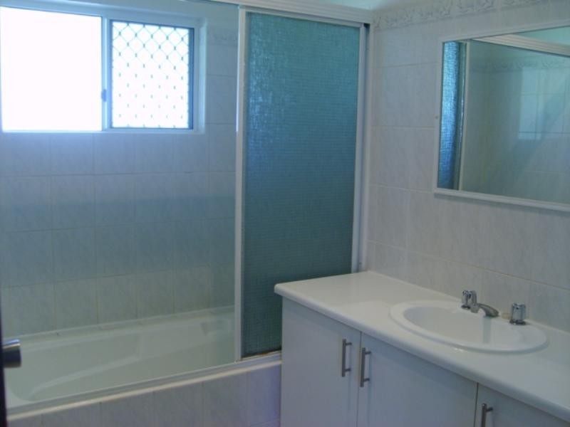 Bentley Park QLD 4869