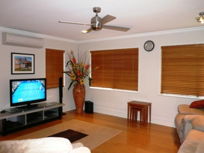 10 Lennox Street, Edmonton QLD 4869