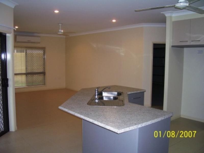 Bentley Park QLD 4869