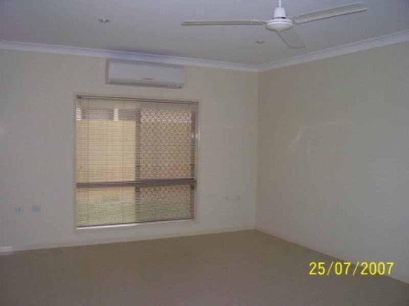 Bentley Park QLD 4869