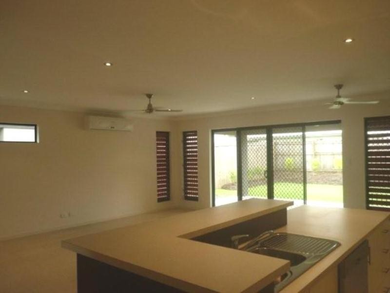 11 Lennox Street, Edmonton QLD 4869