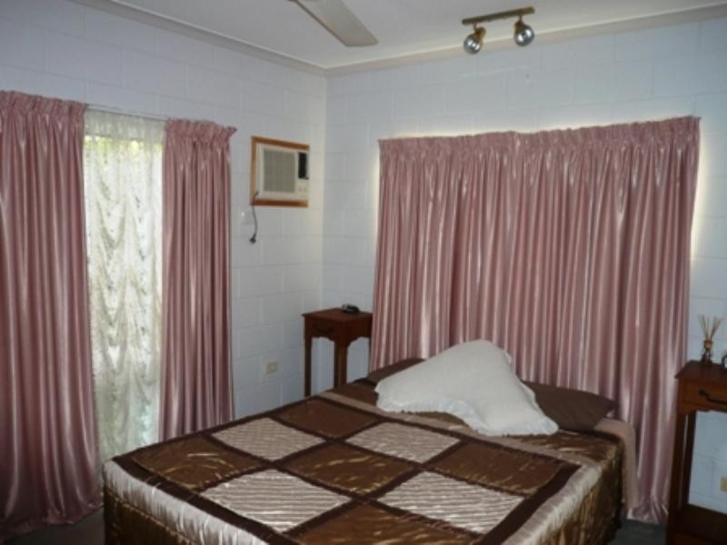 Bentley Park QLD 4869