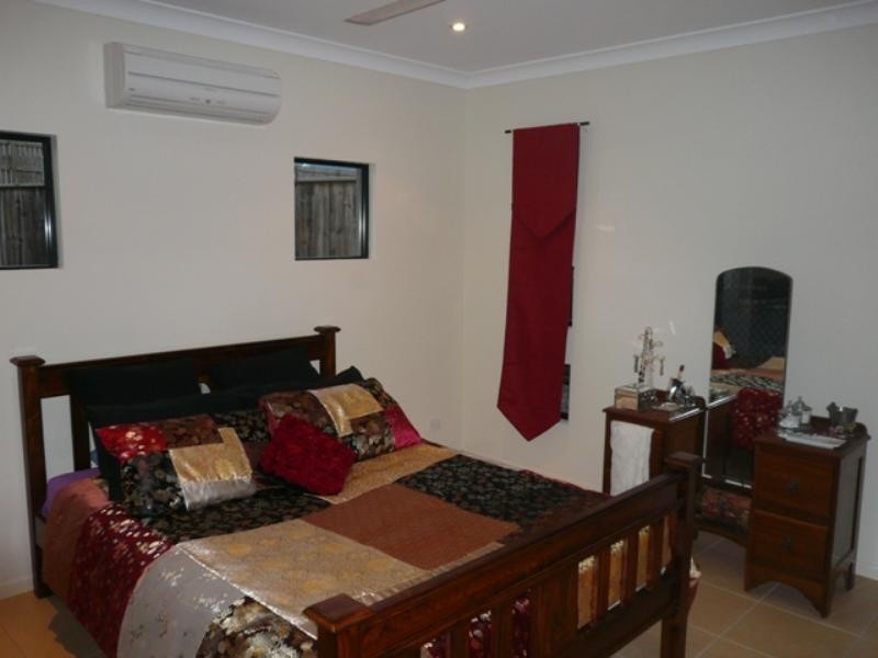 27 Bundey Street, Bentley Park QLD 4869