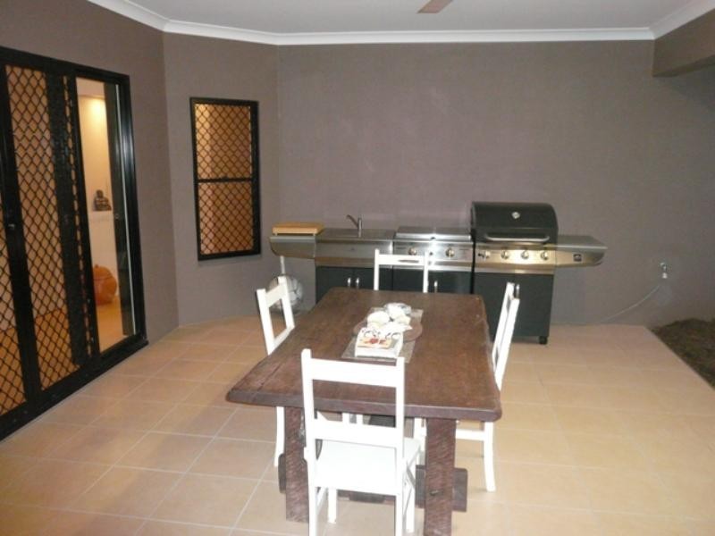 27 Bundey Street, Bentley Park QLD 4869