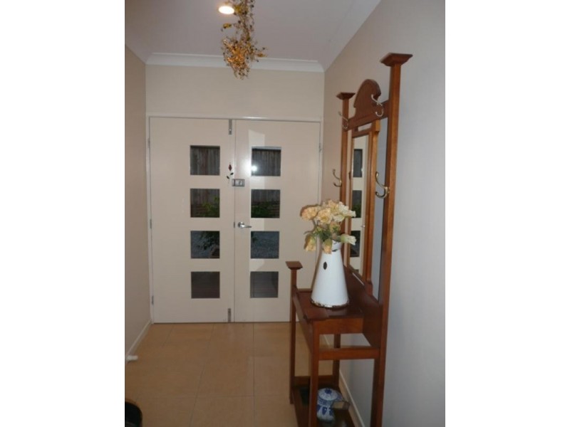 27 Bundey Street, Bentley Park QLD 4869