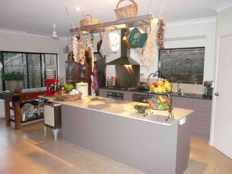 27 Bundey Street, Bentley Park QLD 4869