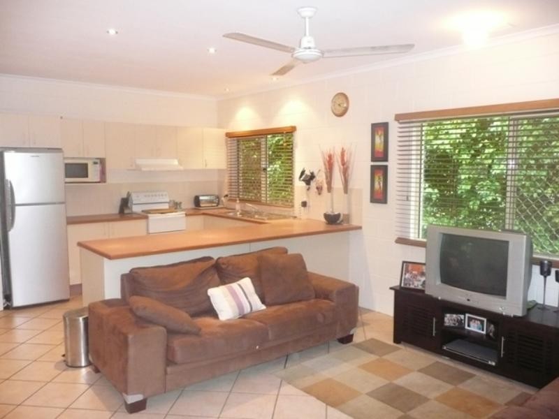 10 Lorraine Close, Bentley Park QLD 4869