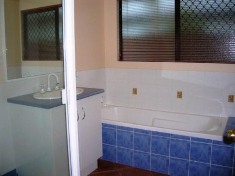 Bentley Park QLD 4869