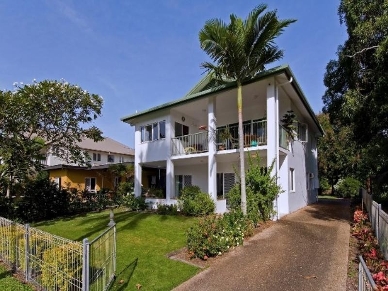 71 Casuarina Street, Holloways Beach QLD 4878