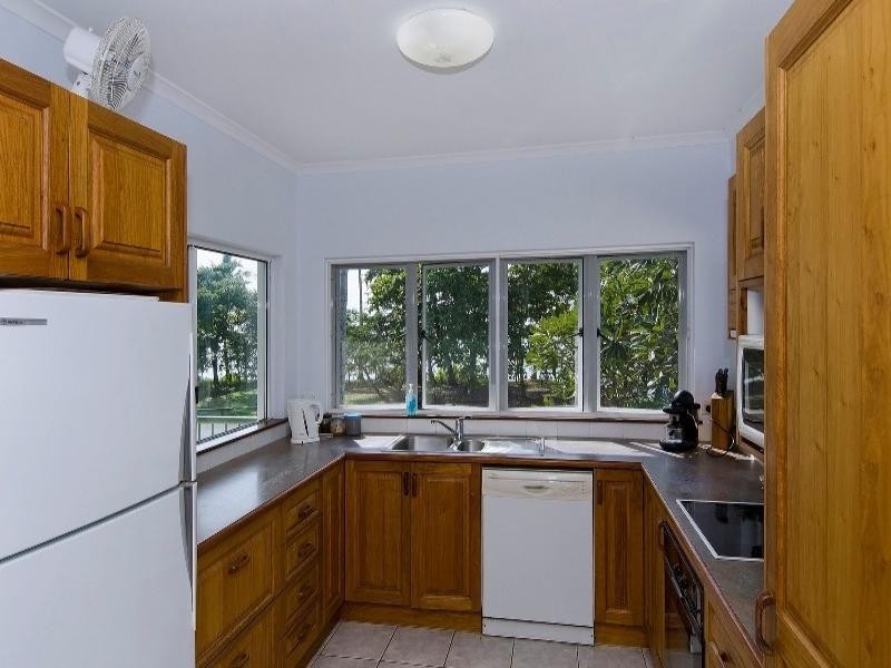 71 Casuarina Street, Holloways Beach QLD 4878