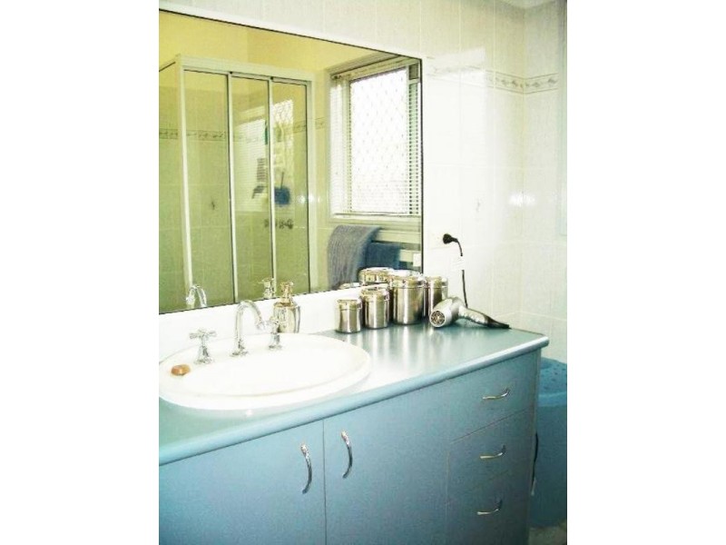 Bentley Park QLD 4869