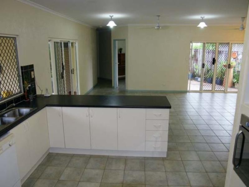 2 Jitta Close, Mount Sheridan QLD 4868