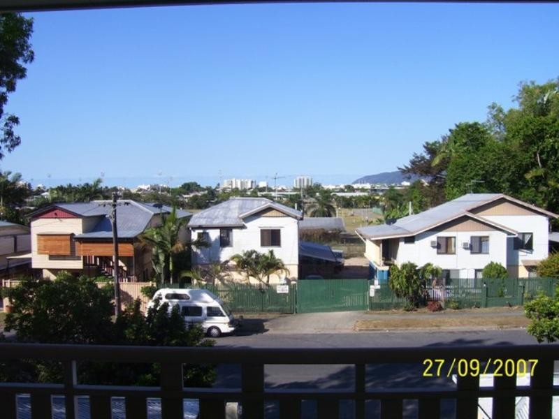 Westcourt QLD 4870