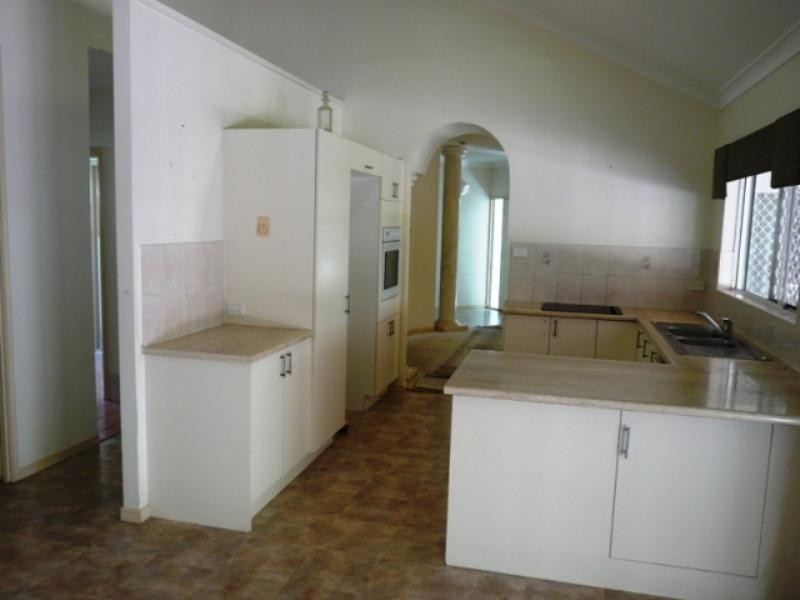 8 Keats Close, Mount Sheridan QLD 4868