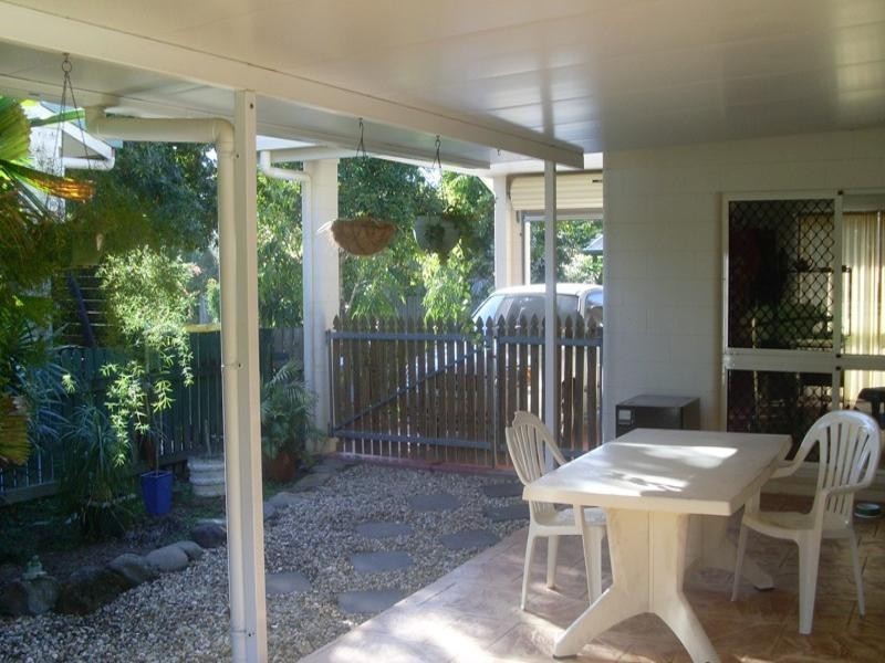3 Lorraine Close, Bentley Park QLD 4869