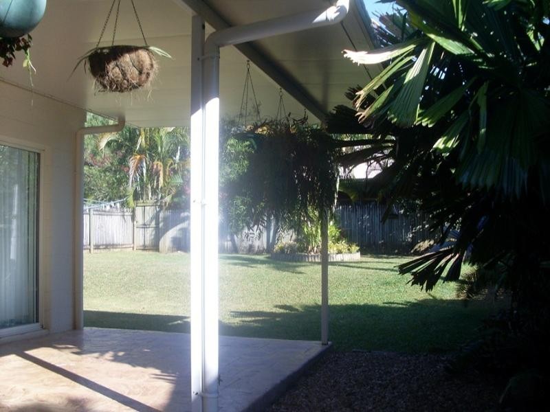 3 Lorraine Close, Bentley Park QLD 4869