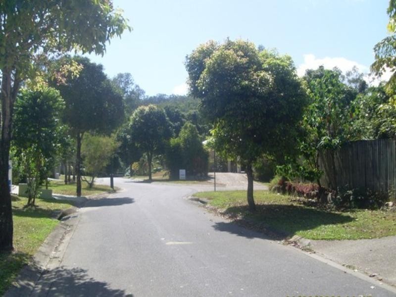 3 Lorraine Close, Bentley Park QLD 4869