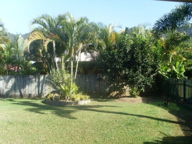 3 Lorraine Close, Bentley Park QLD 4869