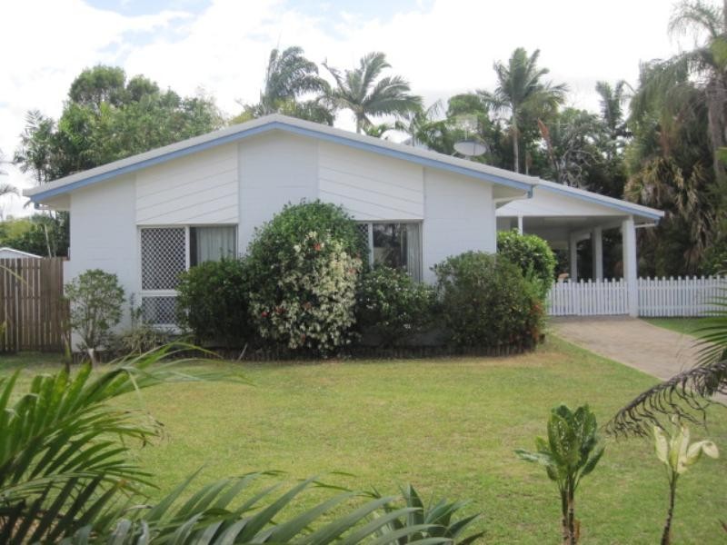 9 Adventure Close, Bentley Park QLD 4869