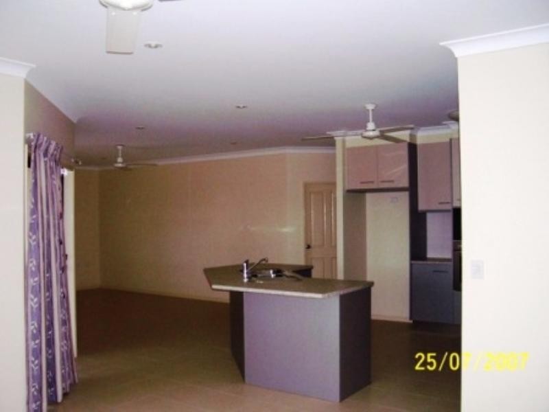 Bentley Park QLD 4869