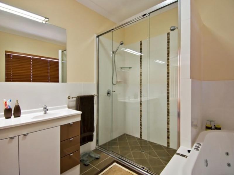 100 Fitzmaurice Drive, Bentley Park QLD 4869