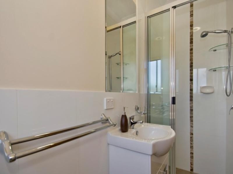 100 Fitzmaurice Drive, Bentley Park QLD 4869