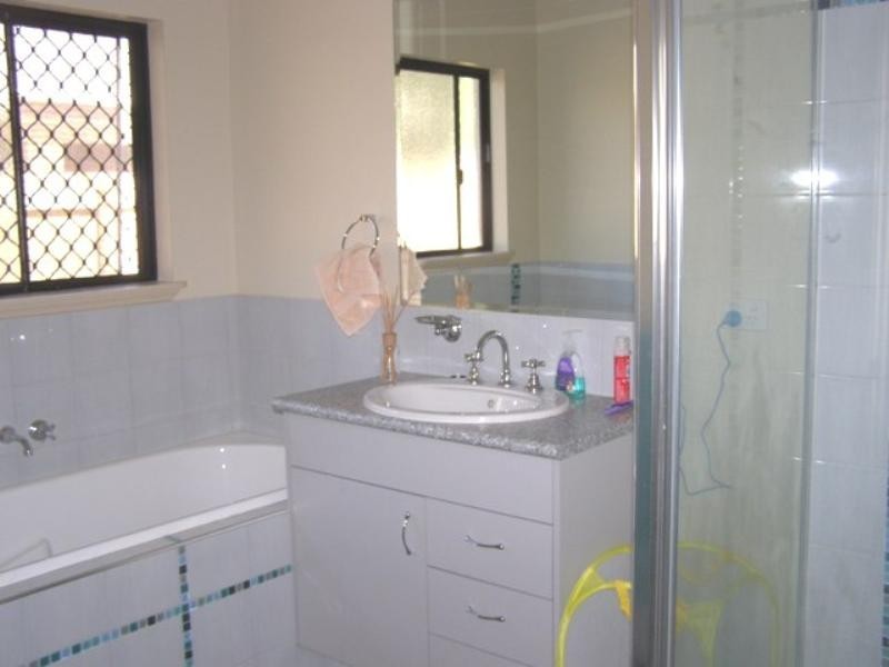 Bentley Park QLD 4869