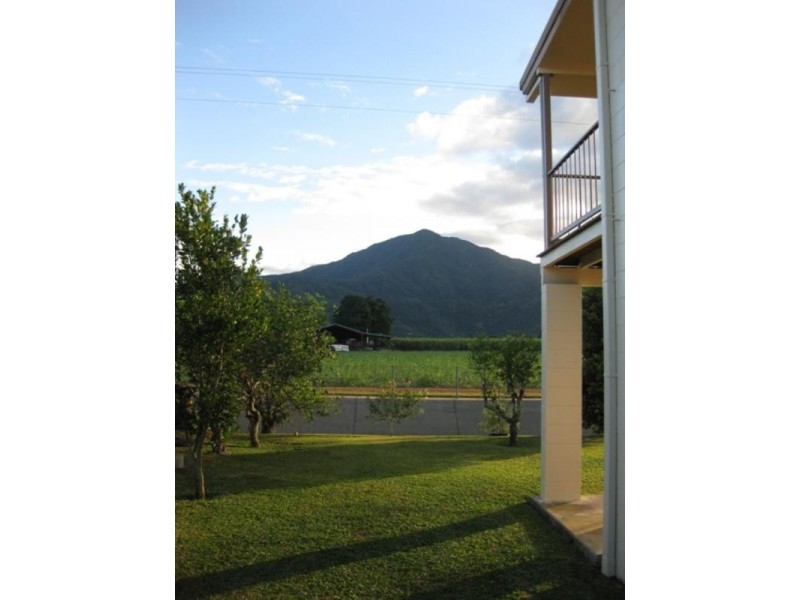 35 Hancock Street, Cairns QLD 4870