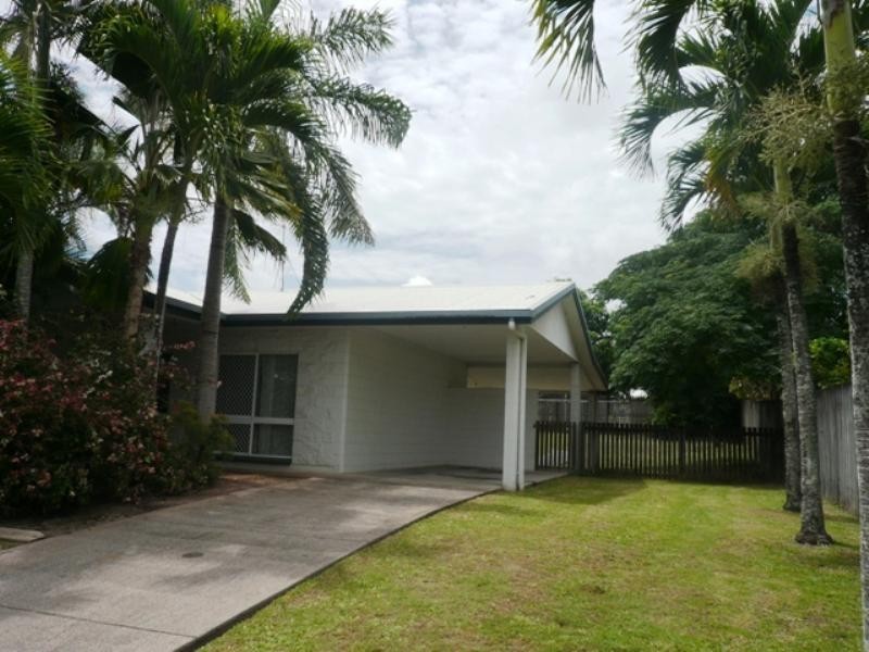 6 Leeuwin Crescent, Bentley Park QLD 4869