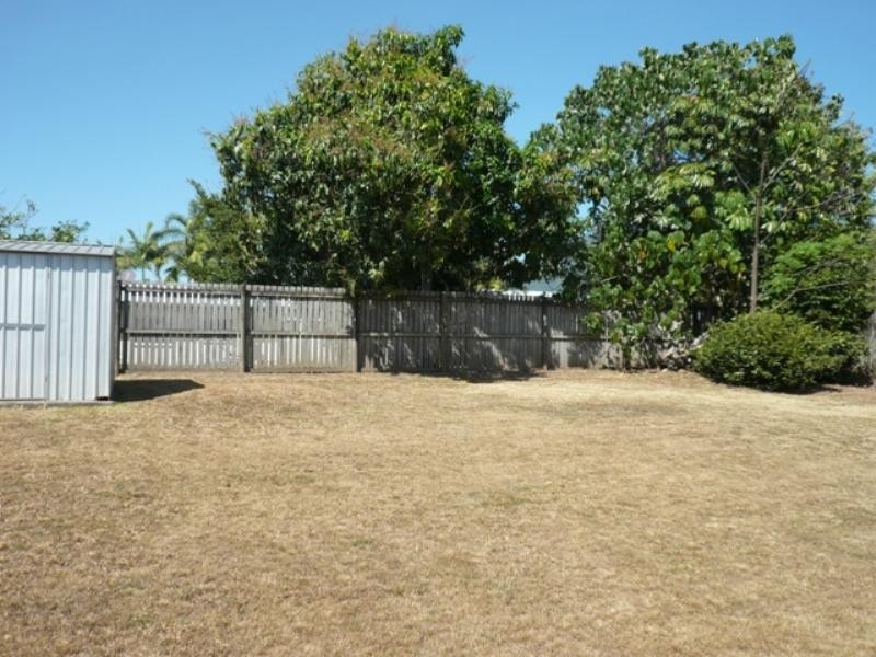 6 Leeuwin Crescent, Bentley Park QLD 4869