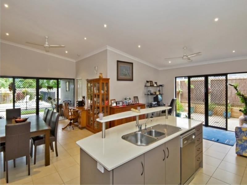 Bentley Park QLD 4869