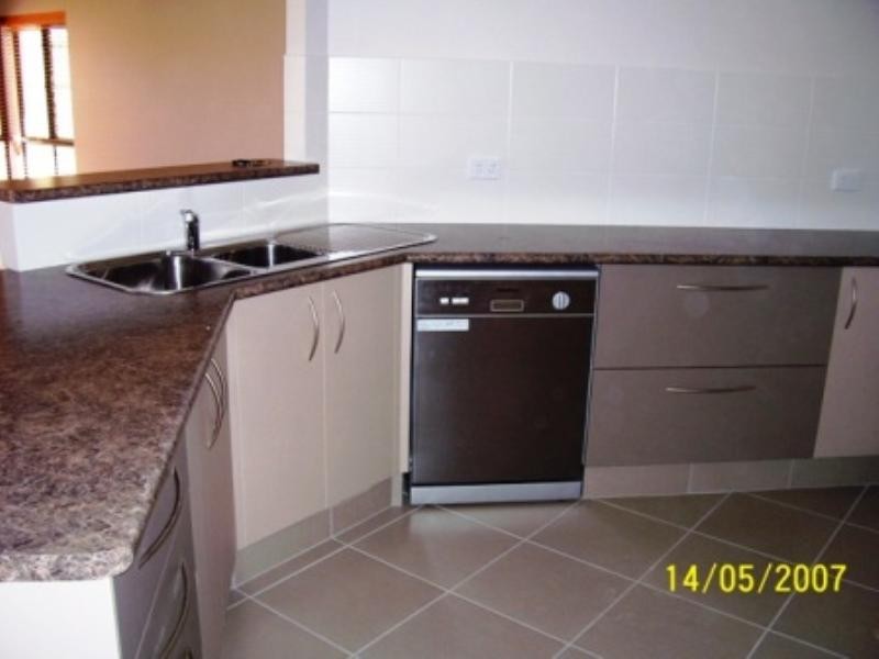 Bentley Park QLD 4869